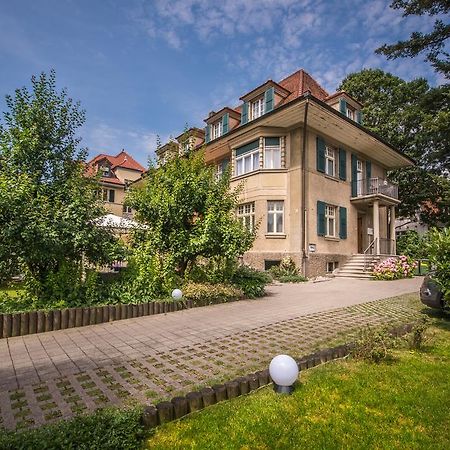 ברן Max Aviation Villa & Apartments מראה חיצוני תמונה