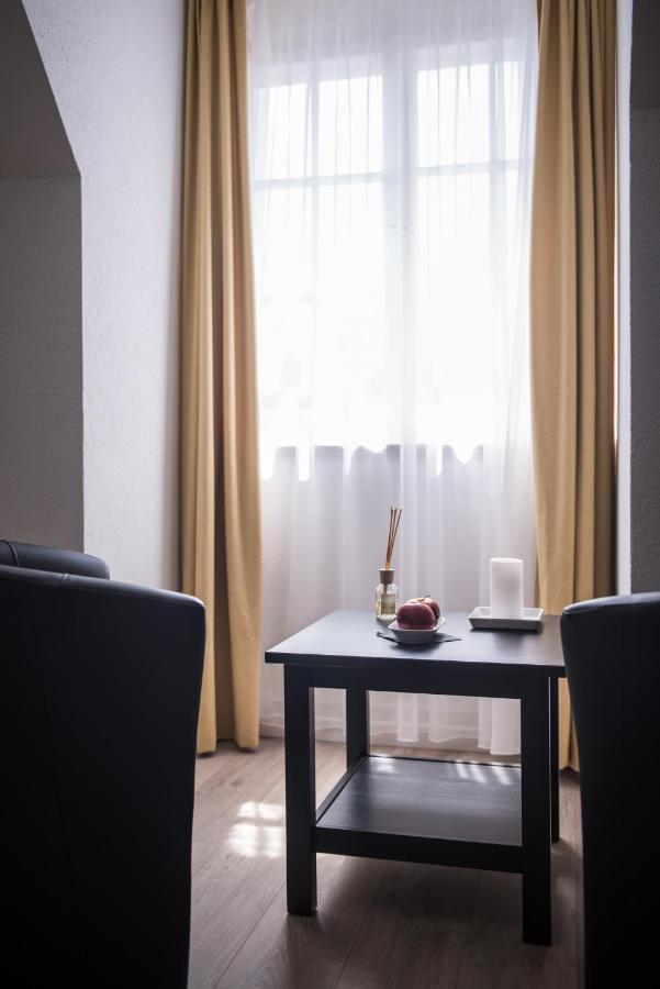 ברן Max Aviation Villa & Apartments מראה חיצוני תמונה