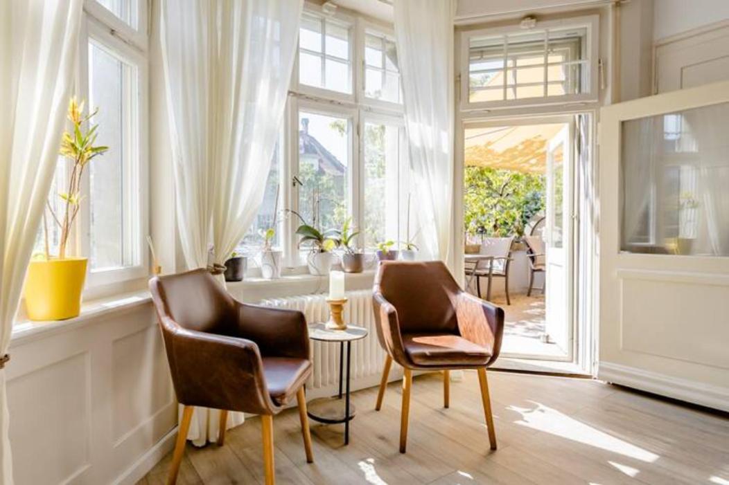 ברן Max Aviation Villa & Apartments מראה חיצוני תמונה