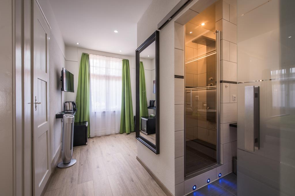 ברן Max Aviation Villa & Apartments מראה חיצוני תמונה