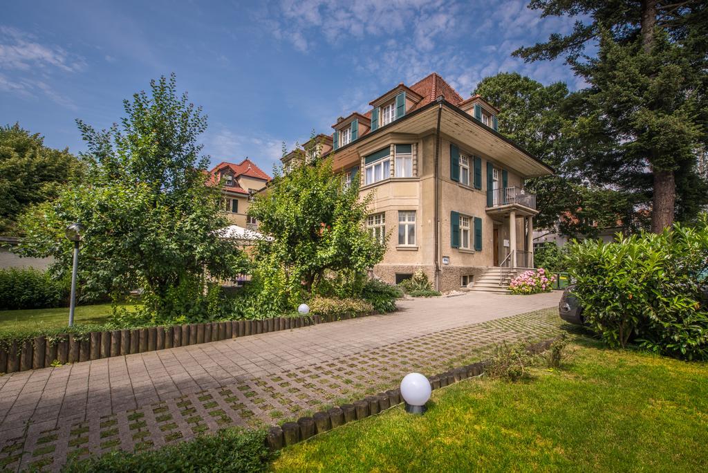 ברן Max Aviation Villa & Apartments מראה חיצוני תמונה