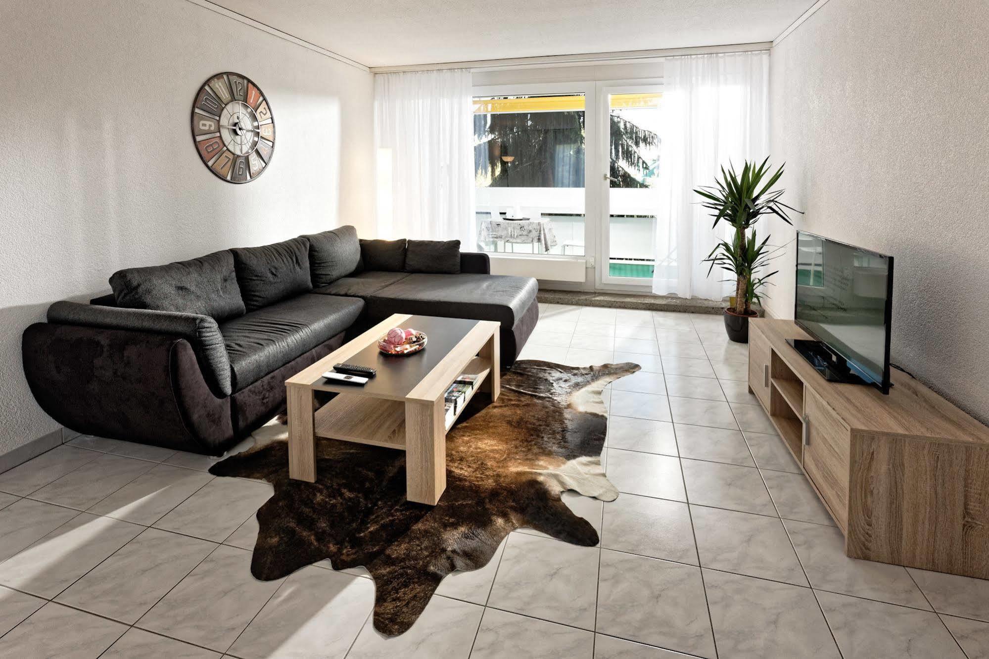 ברן Max Aviation Villa & Apartments מראה חיצוני תמונה