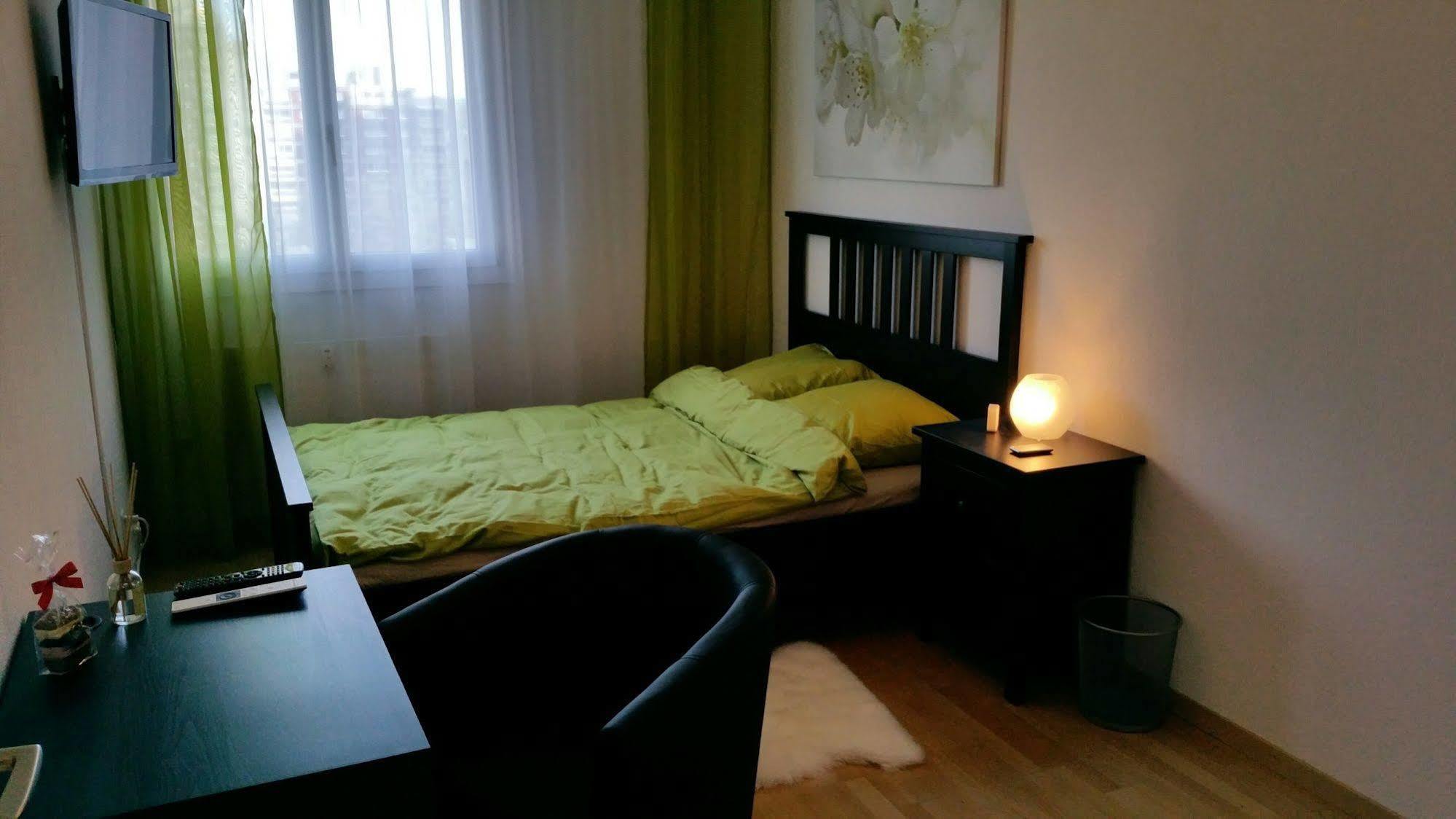 ברן Max Aviation Villa & Apartments מראה חיצוני תמונה